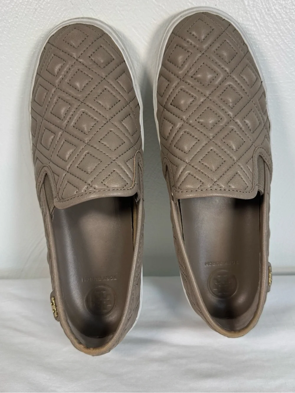 Tory Burch Jesse Quilted Leather Slip On Loafer Shoes Women’s 7.5 M Beige Preppy